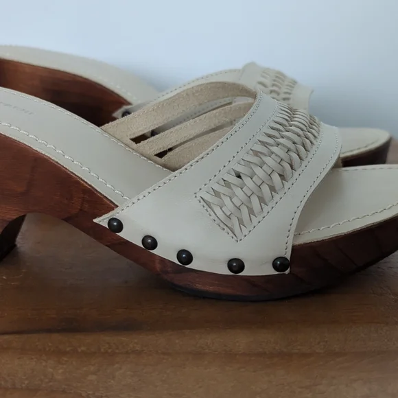 🆕🌿NICOLE FARHI SANDALS🌿 - Picture 6 of 10